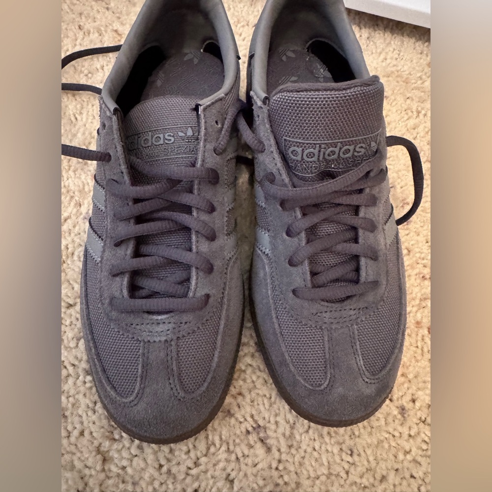 Adidas tennis shoes - size 5 
Brand nee. Never worn